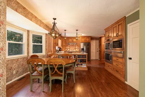 Kitchen - 2926 S Versailles Ave, Springfield, MO 65804 photo 7 of 7