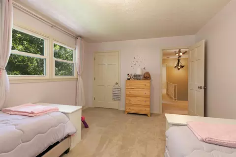 Bedroom - 2926 S Versailles Ave, Springfield, MO 65804 photo 3 of 3