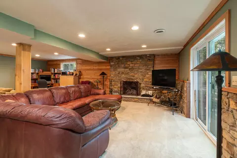 Living - 2926 S Versailles Ave, Springfield, MO 65804 photo 4 of 5