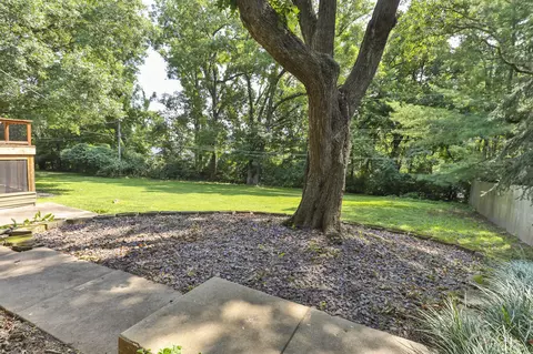 Exterior - 2926 S Versailles Ave, Springfield, MO 65804 photo 8 of 8
