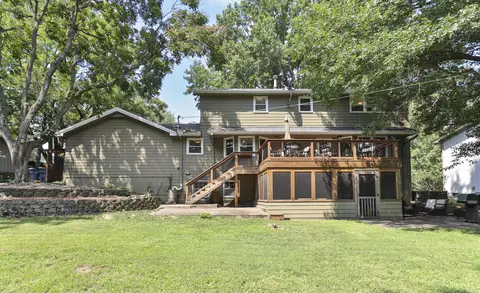 Exterior - 2926 S Versailles Ave, Springfield, MO 65804 photo 7 of 8