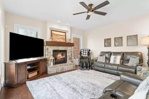 Living - 151 Royal Dornoch Dr, Branson, MO 65616 photo 4 of 5