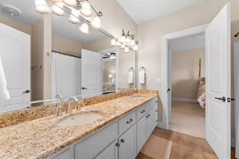 Bath - 151 Royal Dornoch Dr, Branson, MO 65616 photo 5 of 5