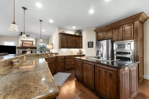 Kitchen - 151 Royal Dornoch Dr, Branson, MO 65616 photo 2 of 5