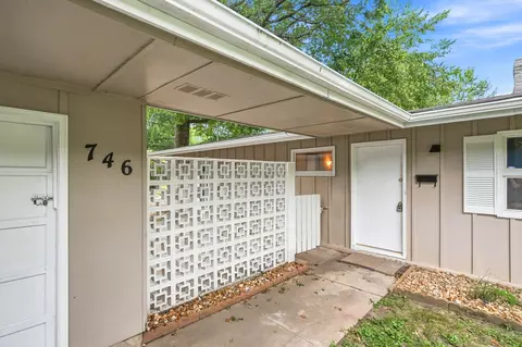 Exterior - 746 N Oak Grove Ave, Springfield, MO 65802 photo 4 of 7