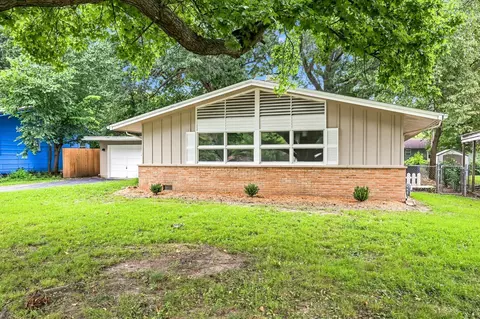 Exterior - 746 N Oak Grove Ave, Springfield, MO 65802 photo 2 of 7