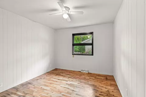 Bedroom - 746 N Oak Grove Ave, Springfield, MO 65802 photo 1 of 4