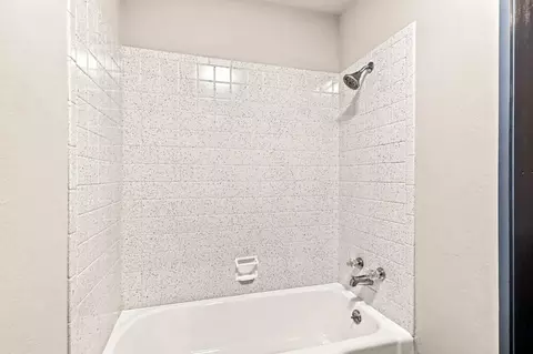 Bath - 746 N Oak Grove Ave, Springfield, MO 65802 photo 5 of 5