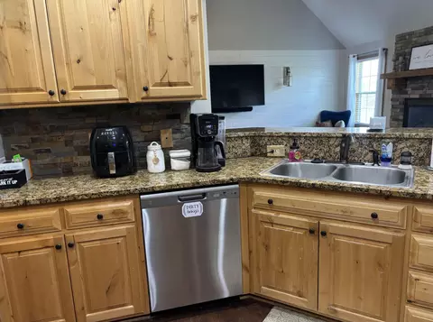 Kitchen - 3504 N Ledgestone Dr, Ozark, MO 65721 photo 3 of 3