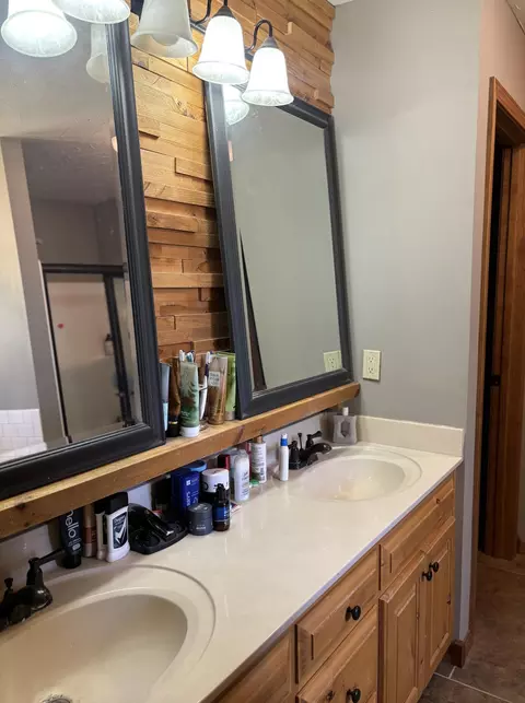 Bath - 3504 N Ledgestone Dr, Ozark, MO 65721 photo 2 of 4