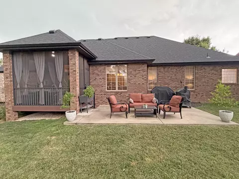 Exterior - 1063 E Maryland Ct, Springfield, MO 65810 photo 5 of 5