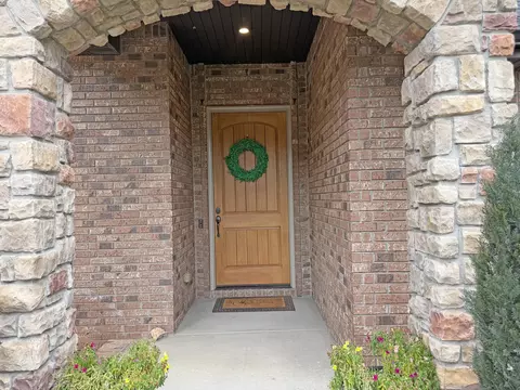 Entry Way - 1063 E Maryland Ct, Springfield, MO 65810 photo 1 of 1
