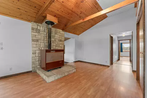 Living - 415 Squaw Run Dr, Bruner, MO 65620 photo 1 of 2