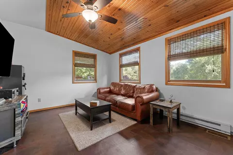 Living - 415 Squaw Run Dr, Bruner, MO 65620 photo 2 of 2