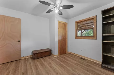 Bedroom - 415 Squaw Run Dr, Bruner, MO 65620 photo 2 of 4