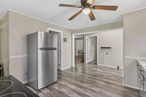 Entry Way - 1616 W Belmont St, Springfield, MO 65802 photo 2 of 2