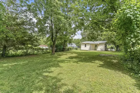 Exterior - 1616 W Belmont St, Springfield, MO 65802 photo 6 of 6