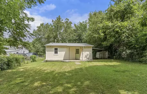 Exterior - 1616 W Belmont St, Springfield, MO 65802 photo 4 of 6