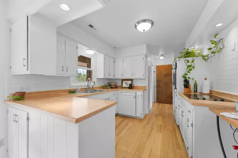 Kitchen - 421 Santa Fe Dr, Forsyth, MO 65653 photo 1 of 5