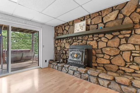 Living - 421 Santa Fe Dr, Forsyth, MO 65653 photo 6 of 6