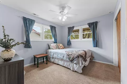 Bedroom - 421 Santa Fe Dr, Forsyth, MO 65653 photo 3 of 7