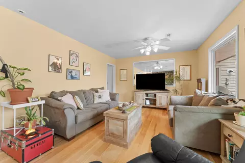 Living - 421 Santa Fe Dr, Forsyth, MO 65653 photo 4 of 6