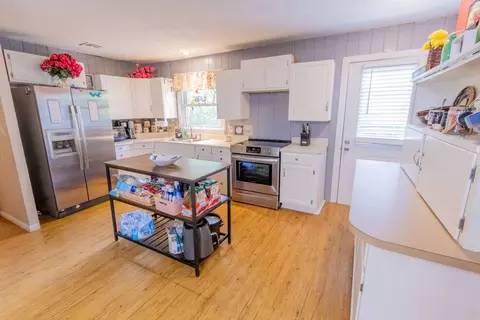 Kitchen - 523 Parnell Dr, Branson, MO 65616 photo 1 of 2