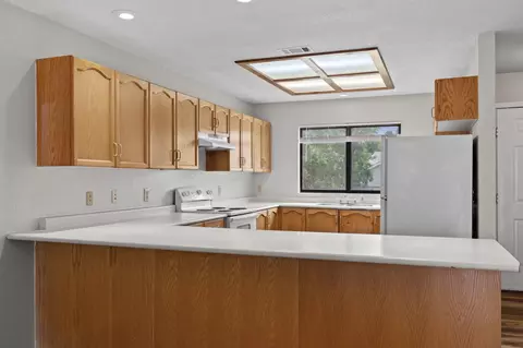 Kitchen - 202 Travis Trl, Branson, MO 65616 photo 2 of 5