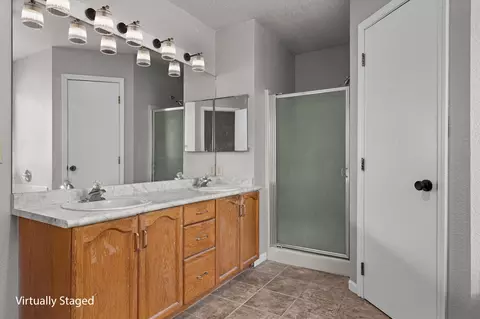 Bath - 202 Travis Trl, Branson, MO 65616 photo 2 of 3