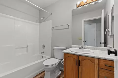 Bath - 202 Travis Trl, Branson, MO 65616 photo 1 of 3