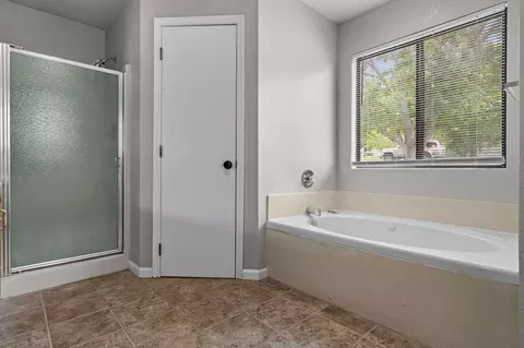 Bath - 202 Travis Trl, Branson, MO 65616 photo 3 of 3