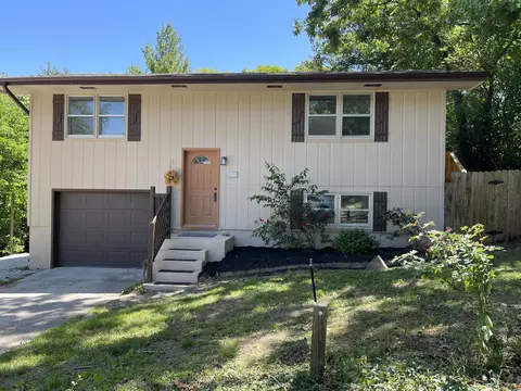 292 Rea St, Hollister, MO 65672