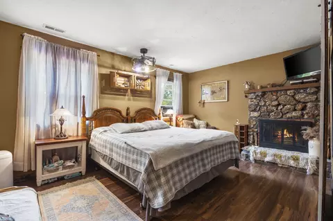 Bedroom - 27538 State Highway 39, Shell Knob, MO 65747 photo 1 of 5