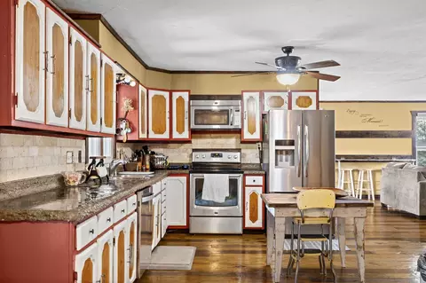Kitchen - 27538 State Highway 39, Shell Knob, MO 65747 photo 2 of 4