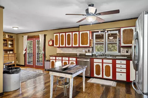 Kitchen - 27538 State Highway 39, Shell Knob, MO 65747 photo 4 of 4