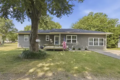 102 Greenfield Cir, Seneca, MO 64865