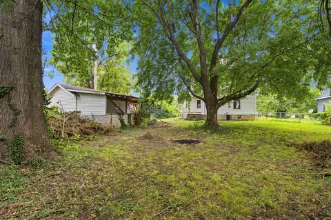 Exterior - 511 Mcnatt Ave, Aurora, MO 65605 photo 8 of 9