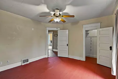 Bedroom - 511 Mcnatt Ave, Aurora, MO 65605 photo 6 of 6