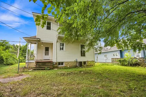 Exterior - 511 Mcnatt Ave, Aurora, MO 65605 photo 7 of 9