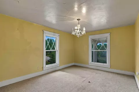 Bedroom - 511 Mcnatt Ave, Aurora, MO 65605 photo 1 of 6