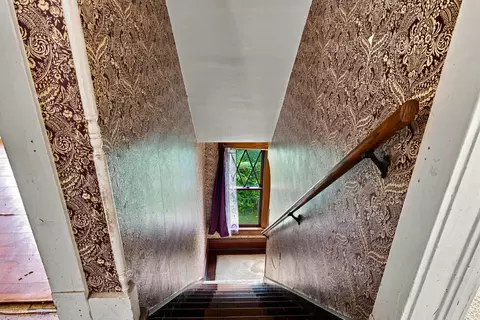 Entry Way - 511 Mcnatt Ave, Aurora, MO 65605 photo 3 of 3