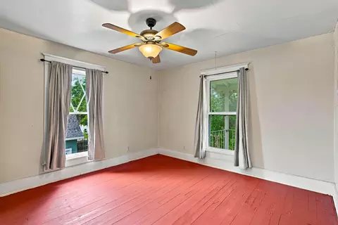 Bedroom - 511 Mcnatt Ave, Aurora, MO 65605 photo 5 of 6