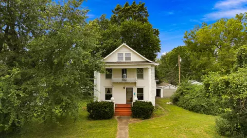 Exterior - 511 Mcnatt Ave, Aurora, MO 65605 photo 1 of 9
