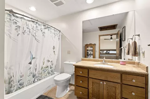 Bath - 352 Clearspring Rd, Shell Knob, MO 65747 photo 1 of 2