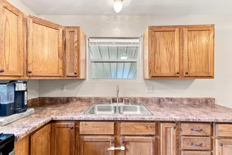 Kitchen - 1211 N Warren Ave, Springfield, MO 65802 photo 5 of 6