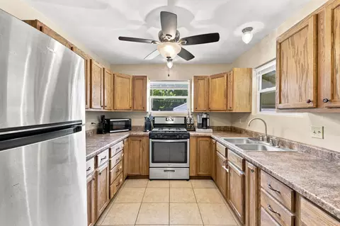 Kitchen - 1211 N Warren Ave, Springfield, MO 65802 photo 2 of 6
