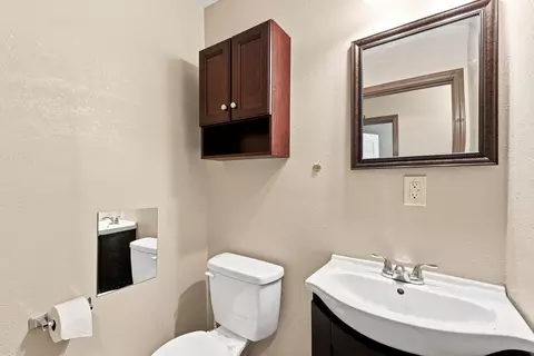 Bath - 1211 N Warren Ave, Springfield, MO 65802 photo 2 of 2
