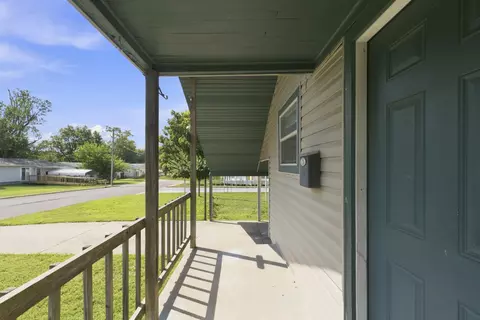Exterior - 1211 N Warren Ave, Springfield, MO 65802 photo 6 of 10
