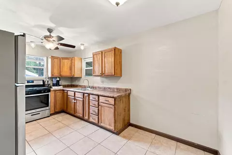 Kitchen - 1211 N Warren Ave, Springfield, MO 65802 photo 1 of 6