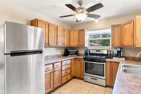 Kitchen - 1211 N Warren Ave, Springfield, MO 65802 photo 4 of 6